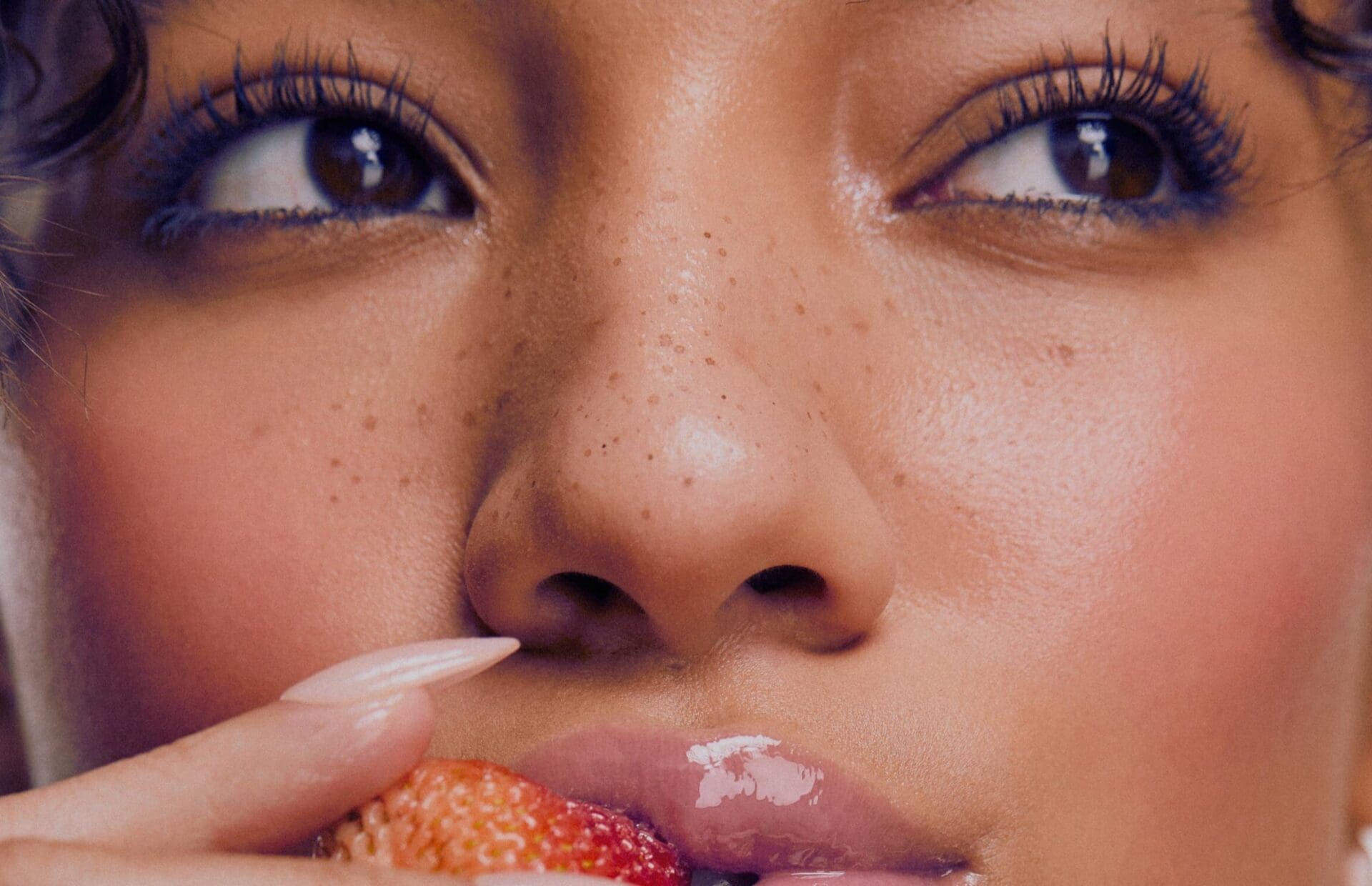 “SHEGLAM makeup banner featuring model with glowing skin – official SHEGLAM New Zealand cosmetics.”