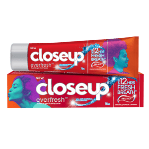 Closeup Toothpaste Red Hot 90g tube and box
